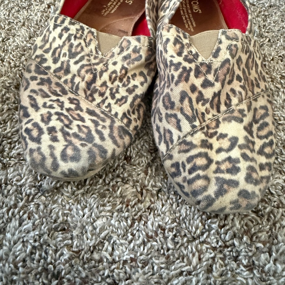 TOMS Wild Patterned Slip-Ons - Picture 6 of 7
